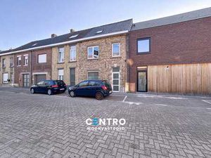 Instapklare stadswoning met 3 ruime slpk en zonnig terras!