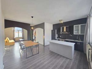 Beau duplex meublé  entièrement rénové  2 chambres.