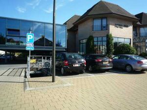 Garage à 400m du centre et à 250m de la Digue