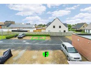 2 places de parking près du centre de Veldegem