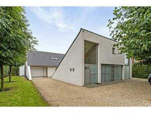 Villa spacieuse avec espace de pratique à vendre à Sint-Baaf