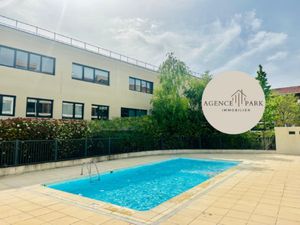 T2 avec terrasse et garage dans résidence récente avec pisci