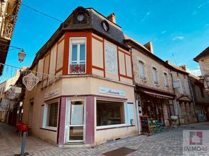 Immeuble de rapport Appt T2 + Grenier + 2 caves