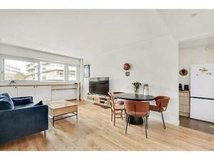 Appartement 2 pièces de 46 m² situé à Paris