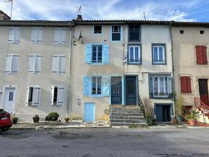 Maison de village  jardin