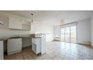 APPARTEMENT 3 PIECES AVEC TERRASSE ET PARKINGS