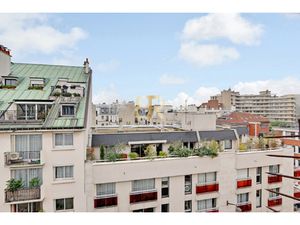 LUMINEUX / POTENTIEL / BEAUMARCHAIS