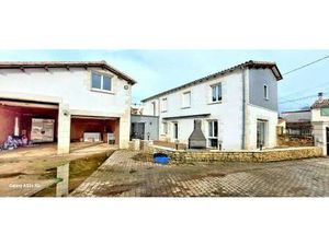 Mme. Stéphanie Lahaye