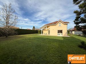 Maison Peronnas 6 pièce(s) 135 m2