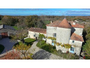 Magnifique Logis avec terrain et dépendances