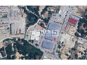 VEND 1000 M2 DE BÂTIMENT NEUF SUR UN TERRAIN DE 1500 M2