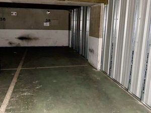 Grande place de parking double