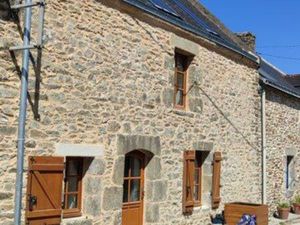 T3 bis - Bâtisse en pierre de 1821 entièrement rénovée sur la Presqu’île de Rhuys