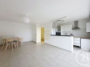 Appartement à louer - 2 pièces - 49 m2 - Antibes - 06 - PROVENCE-ALPES-COTE-D-AZUR