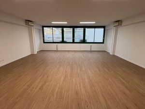 Bureaux entièrement rénovés – 55 m² – 3 parkings – Anglet