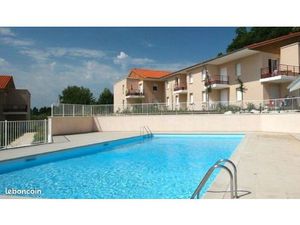 T2 meublé avec piscine balcon et parking