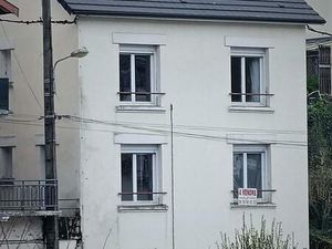 Immeuble composé de deux T3  garages  cave  terrasse  à finir de rénover 19000 TULLE