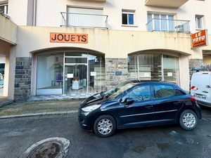 Local professionnel à vendre CARHAIX PLOUGUER 1 pièce(s) 100m2 75 500€