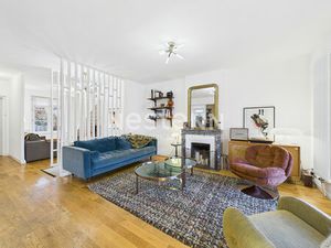 À vendre à Aurillac  à deux pas du centre ville  maison 5 pièces de 131 m² avec jardin.