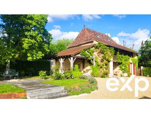 Maison de Caractère 105 m2 habitables avec piscine  terrain clo