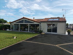 PAVILLON AVEC PISCINE PRÉAU GRAND JARDIN 4CHAMBRES À NUAILLE D'AUNIS