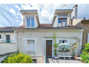 Poissy: 2 pièces rénové 26 m²  cave  10 min gare