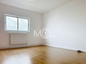 LOCAUX PROFESSIONNELS - BRIE COMTE ROBERT