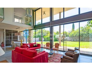 SOMMIERES SOMPTUEUSE VILLA DE STANDING EN LOCATION MEUBLEE