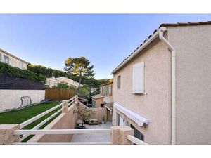 Maison Ollioules 74 m² T-4 à vendre  360 000 €