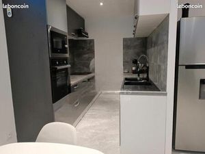 Résidence sécurisée entièrement rénové – 2 balcons – parking