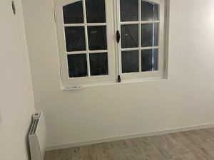 F2 dans villa / grand jardin privé/ entrée privée