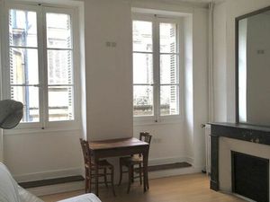 Grand studio meublé Palais de Justice Courte durée