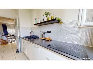 T3 lumineux meublé Lyon 07 - proximité Jean-Macé