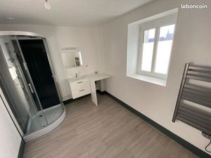 Maison lumineuse T3 F3 70m2 meublée  rénovée  équipée  climatisation  avec place de parkin