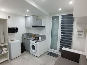 Studio rénové et meublé à neuf en centre-ville Pertuis