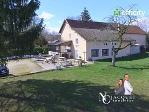 Maison 11 pièces - 334 m²