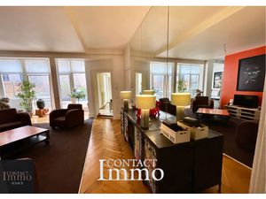 Centre Historique  Incroyable appartement 5  157 m2 habitabl