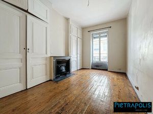 T3 Duplex de 88m² à rénover entierement au 4ème et dernier ?