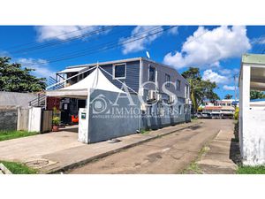 Immeuble professionnel avec magasin  dépôt et bureaux Empl