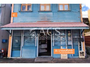 À Vendre : Local commercial sur rue principale Sainte Mari