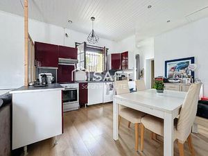 Jolie maison de 69 m2 avec double dépendance