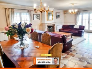 Maison 142m² terrain 800m² garage véranda 5 pièces VOLVIC (63)