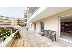 A VENDRE - EXCLUSIVITE - APPARTEMENT 4 PIECES CHARTRES-GARE avec terrasse