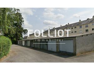 A LOUER : Garage / Bos fermé à Fougères - Réf.2536CV