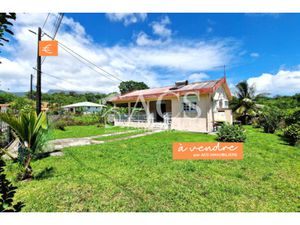 À vendre : Belle maison de plain-pied avec jardin arboré  qu