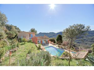 VILLA OFFRANT UNE VUE EXCEPTIONNELLE 5 PIECES - PISCINE ET G