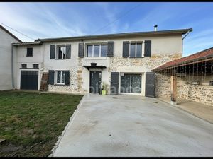 Maison avec vue montagnes et grands espaces