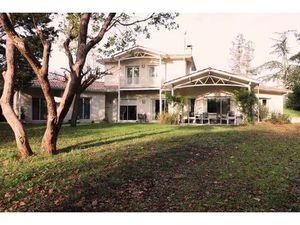 PROPRIÉTÉ CONTEMPORAINE HAUT DE GAMME – 260 m² – TERRAIN