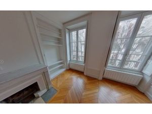 Appartement T3 // Place Puvis de Chavannes // Lyon 6ème