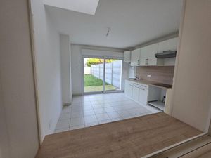 à louer Maison 74 m² – 720 € |Neuville-Saint-Rémy